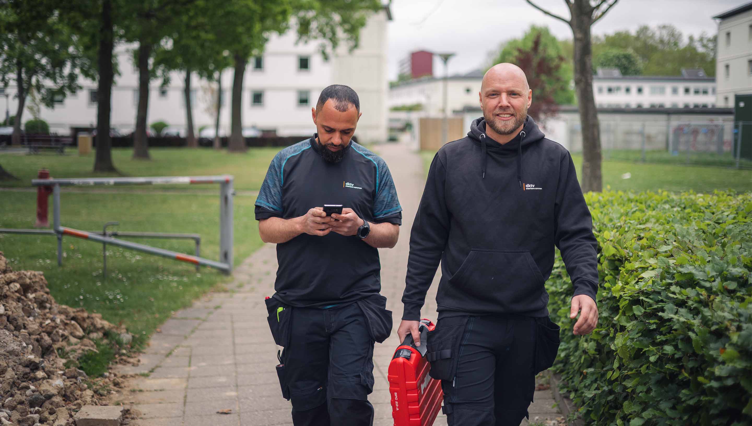 Teknikere I Boligforening Med Værktøj