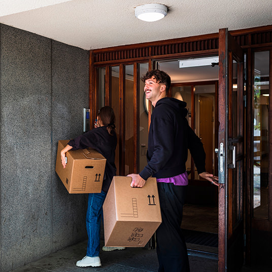 Tryghed Er Ikke Bare Et Produkt, Man Installerer Dktv Sikring