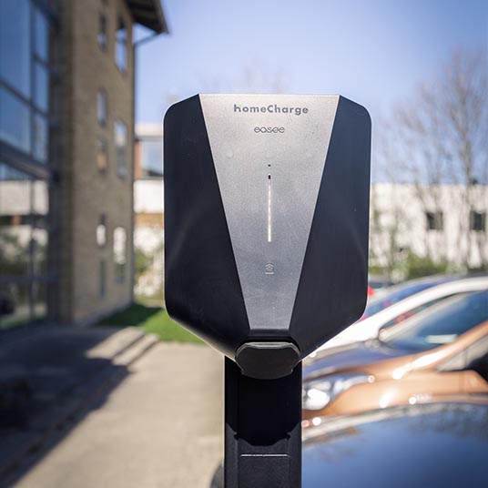 P Pladser Og Opladning Af Elbil Mobil