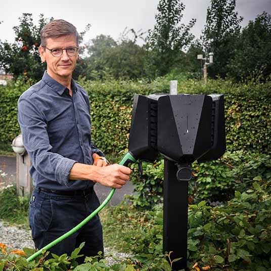 Halvtolv Forening Med Fokus På Bæredygtighed Opladning M