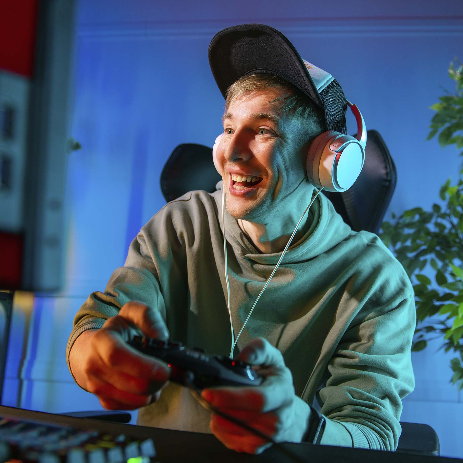 Computer Gamer Med Hurtigt Internet Fra Dktv