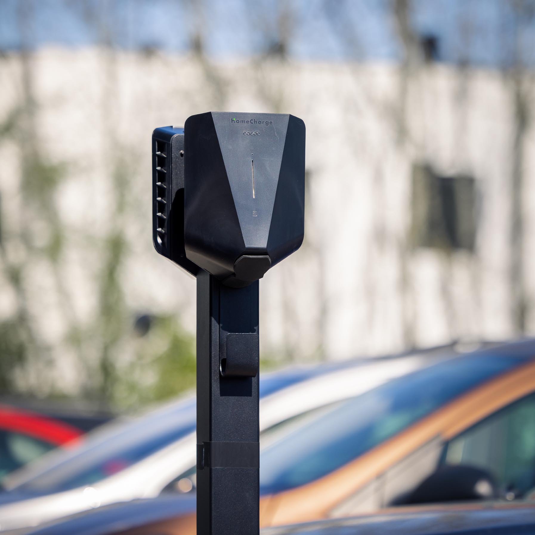 Ladestander Til Elbil På Parkeringsplads