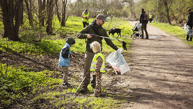 DKTV Støtter Affaldsindsamlingen.