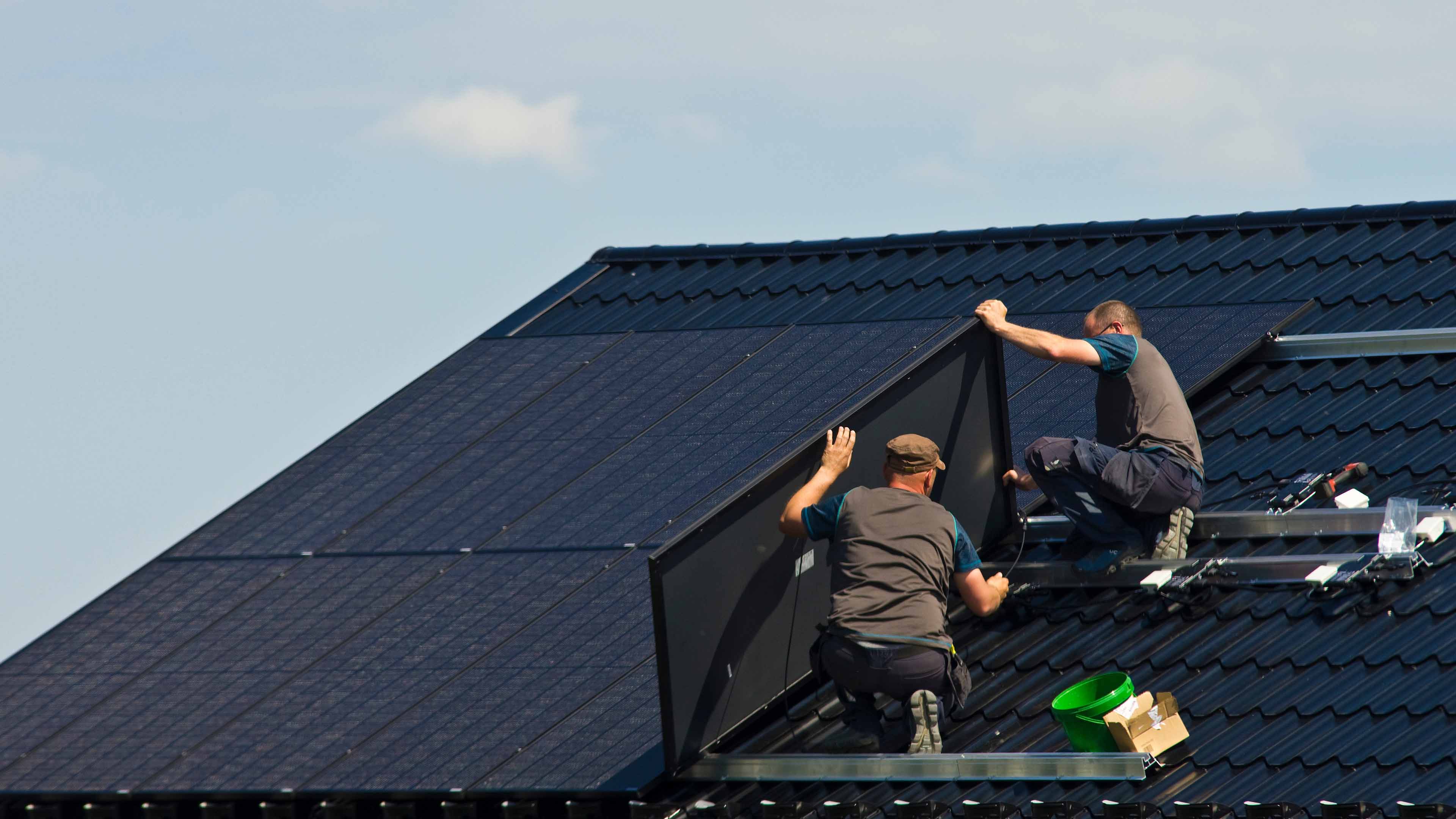 Montering Af Solceller På Tag